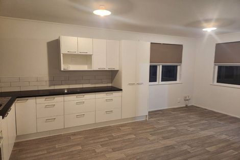 Photo of property in 127 Chichester Drive, Rosehill, Papakura, 2113