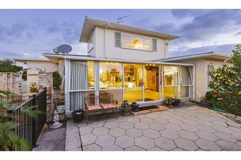 Photo of property in 107 Pah Road, Cockle Bay, Auckland, 2014