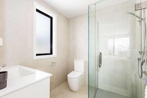 Photo of property in 115 Golf Road, Paraparaumu Beach, Paraparaumu, 5032