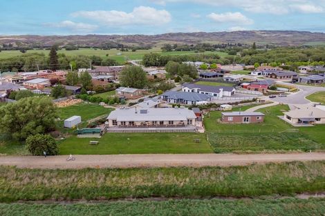 Photo of property in 11 Half Time Close, Omakau, 9376