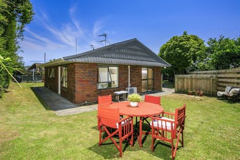 Photo of property in 2/149 Chivalry Road, Glenfield, Auckland, 0629