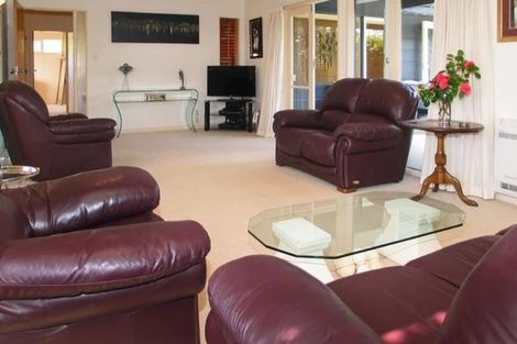 Photo of property in 6 Doon Grove, Papakowhai, Porirua, 5024