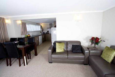 Photo of property in 59 Churton Drive, Churton Park, Wellington, 6037