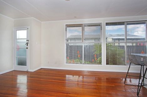 Photo of property in 3 Olive Crescent, Papatoetoe, Auckland, 2025