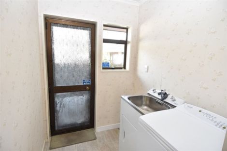 Photo of property in 2/1 Thorrington Road, Cashmere, Christchurch, 8022