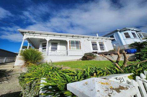 Photo of property in 21 Dorking Road, Brooklyn, Wellington, 6021