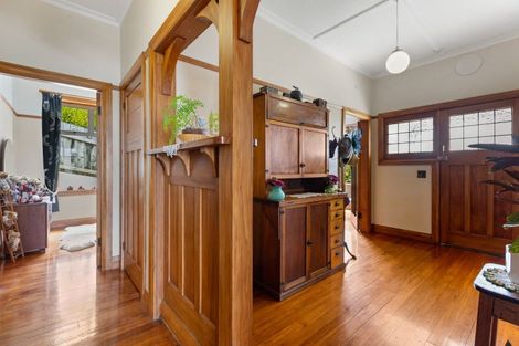 Photo of property in 22 Peace Avenue, Moturoa, New Plymouth, 4310