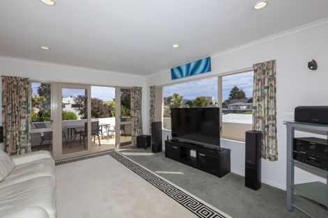 Photo of property in 118 Seaview Road, Paraparaumu Beach, Paraparaumu, 5032