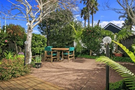 Photo of property in 2/4 Frater Avenue, Milford, Auckland, 0620