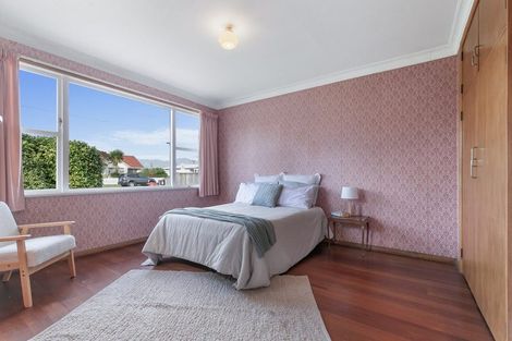 Photo of property in 115 Bartholomew Road, Levin, 5510