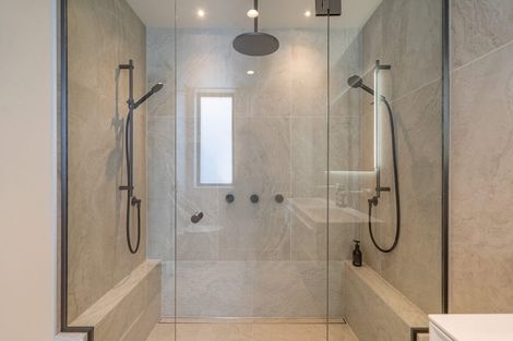 Photo of property in 43 Paekakariki Hill Road, Pauatahanui, Porirua, 5381