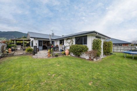 Photo of property in 338 Suffolk Road, Stoke, Nelson, 7011