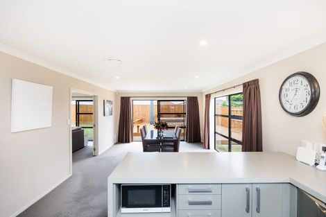Photo of property in 35 Rosalie Terrace, Kelvin Grove, Palmerston North, 4414