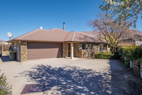 Photo of property in 48 Rob Roy Lane, Wanaka, 9305
