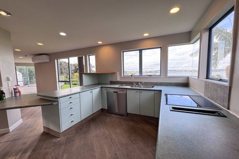 Photo of property in 57 Renoir Street, West Harbour, Auckland, 0618