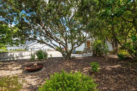 Photo of property in 17 Rangatira Road, Birkdale, Auckland, 0626