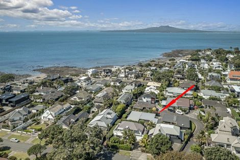 Photo of property in 25d Saltburn Road, Milford, Auckland, 0620
