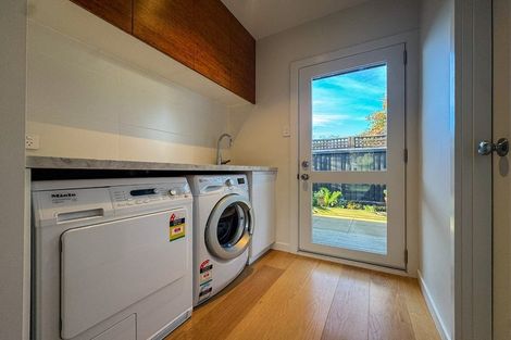 Photo of property in 26 Raekura Place, Redcliffs, Christchurch, 8081