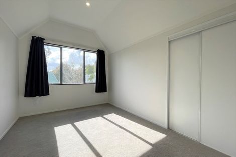 Photo of property in 21 Mallard Place, Unsworth Heights, Auckland, 0632