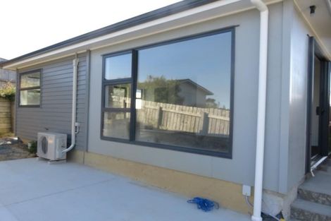 Photo of property in 60a Stewart Drive, Newlands, Wellington, 6037