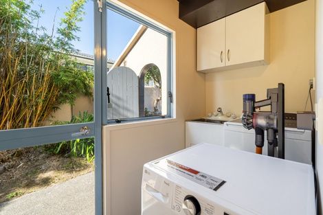 Photo of property in 11 Wilmington Place, Forrest Hill, Auckland, 0620