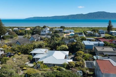 Photo of property in 3 Arthur Street, Paraparaumu Beach, Paraparaumu, 5032