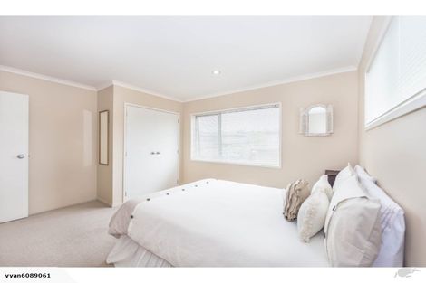 Photo of property in 15 Saltwood Street, Red Beach, 0932