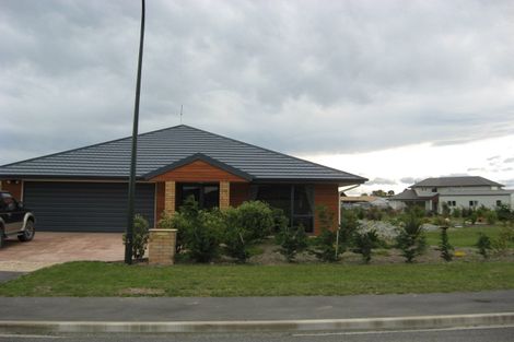 Photo of property in 4 Teviotview Place, Amberley, 7410