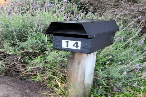 Photo of property in 14 Marina View, Paremata, Porirua, 5026