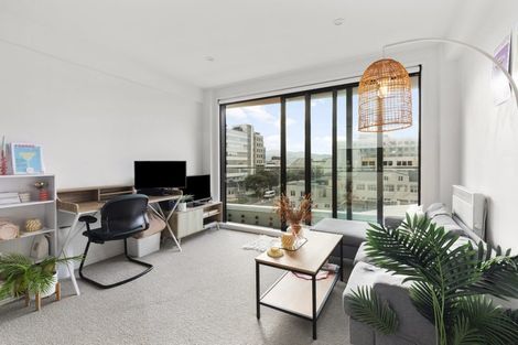 Photo of property in Alpha Apartments, 501/4 Elizabeth Street, Mount Victoria, Wellington, 6011
