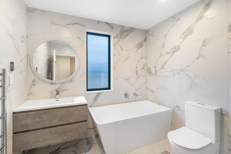 Photo of property in 11 Sunnyheights Road, Orewa, 0931