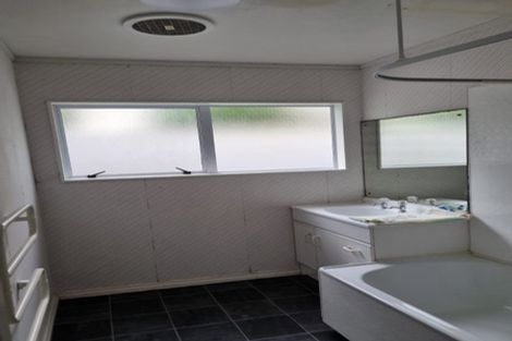 Photo of property in 4 Kowhatu Road, One Tree Hill, Auckland, 1061