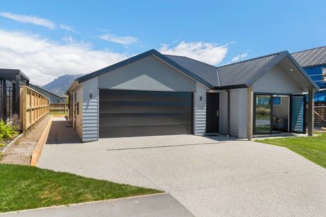 Photo of property in 21 Bannister Street, Jacks Point, Queenstown, 9371