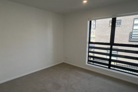 Photo of property in 66 Rauemi Way, Te Atatu South, Auckland, 0610