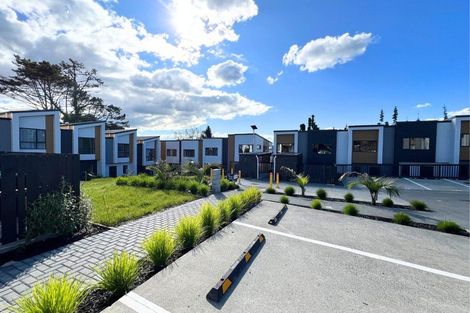 Photo of property in 42 Don Oliver Lane, Glen Eden, 0602