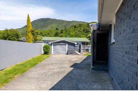 Photo of property in 27 Kent Street, Picton, 7220