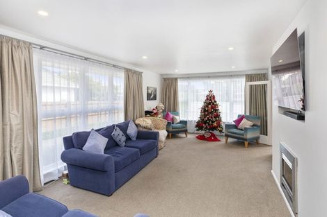 Photo of property in 17 Newbridge Place, Ilam, Christchurch, 8041