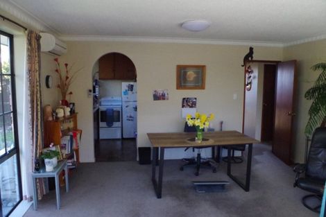 Photo of property in 2/14 Resolution Place, Bryndwr, Christchurch, 8053