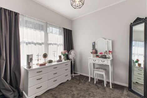 Photo of property in 13 Joyce Street, Pahurehure, Papakura, 2113