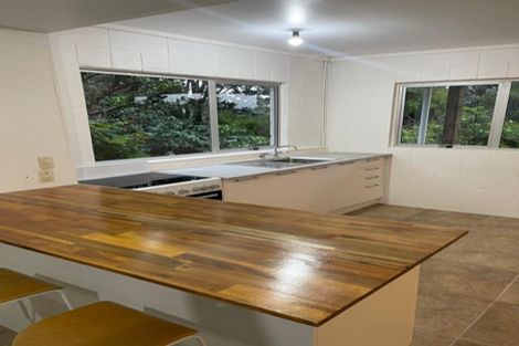 Photo of property in 24 Noeleen Street, Glenfield, Auckland, 0629