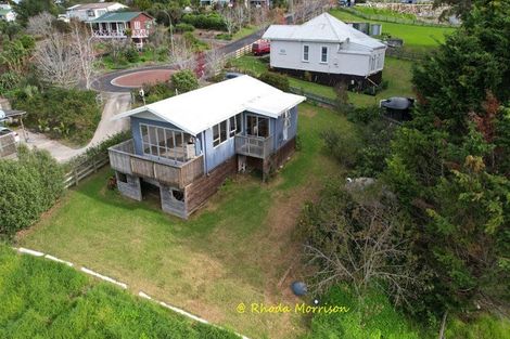 Photo of property in 8 Heaths Way, Pahi, Paparoa, 0571