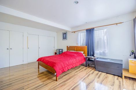 Photo of property in 1/410 Glenfield Road, Glenfield, Auckland, 0629