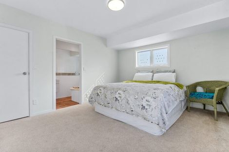 Photo of property in 1/22 Tiri Road, Milford, Auckland, 0620