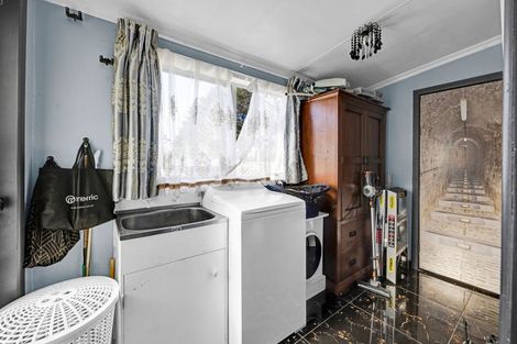 Photo of property in 24 Castle Street, Eltham, 4322