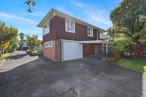 Photo of property in 30 Sylvan Crescent, Te Atatu South, Auckland, 0610