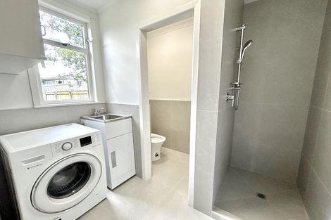 Photo of property in 2/5 Gazelle Avenue, Beach Haven, Auckland, 0626