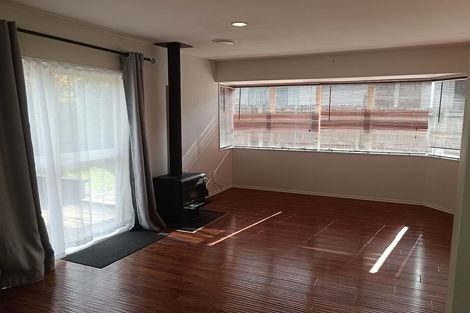 Photo of property in 3/166 Bradbury Road, Botany Downs, Auckland, 2010