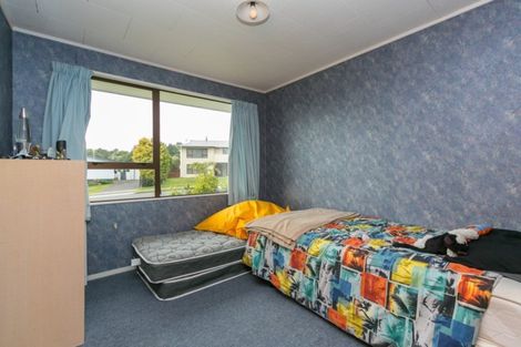 Photo of property in 12 Winstone Place, Highlands Park, New Plymouth, 4312