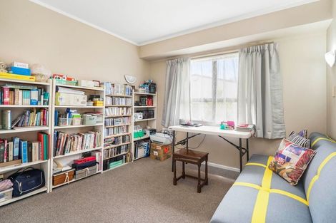 Photo of property in 17 Mews Place, Forest Lake, Hamilton, 3200