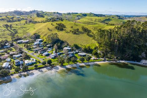 Photo of property in 6 The Strand, Whakapirau, Maungaturoto, 0583